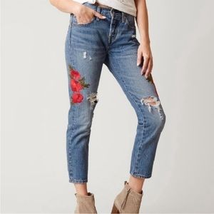 Women’s Levi’s 501 Cropped Taper in Custom Blues